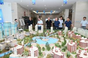 呼倫貝爾市政協(xié)主席呂貴和一行到炎黃科技園考察